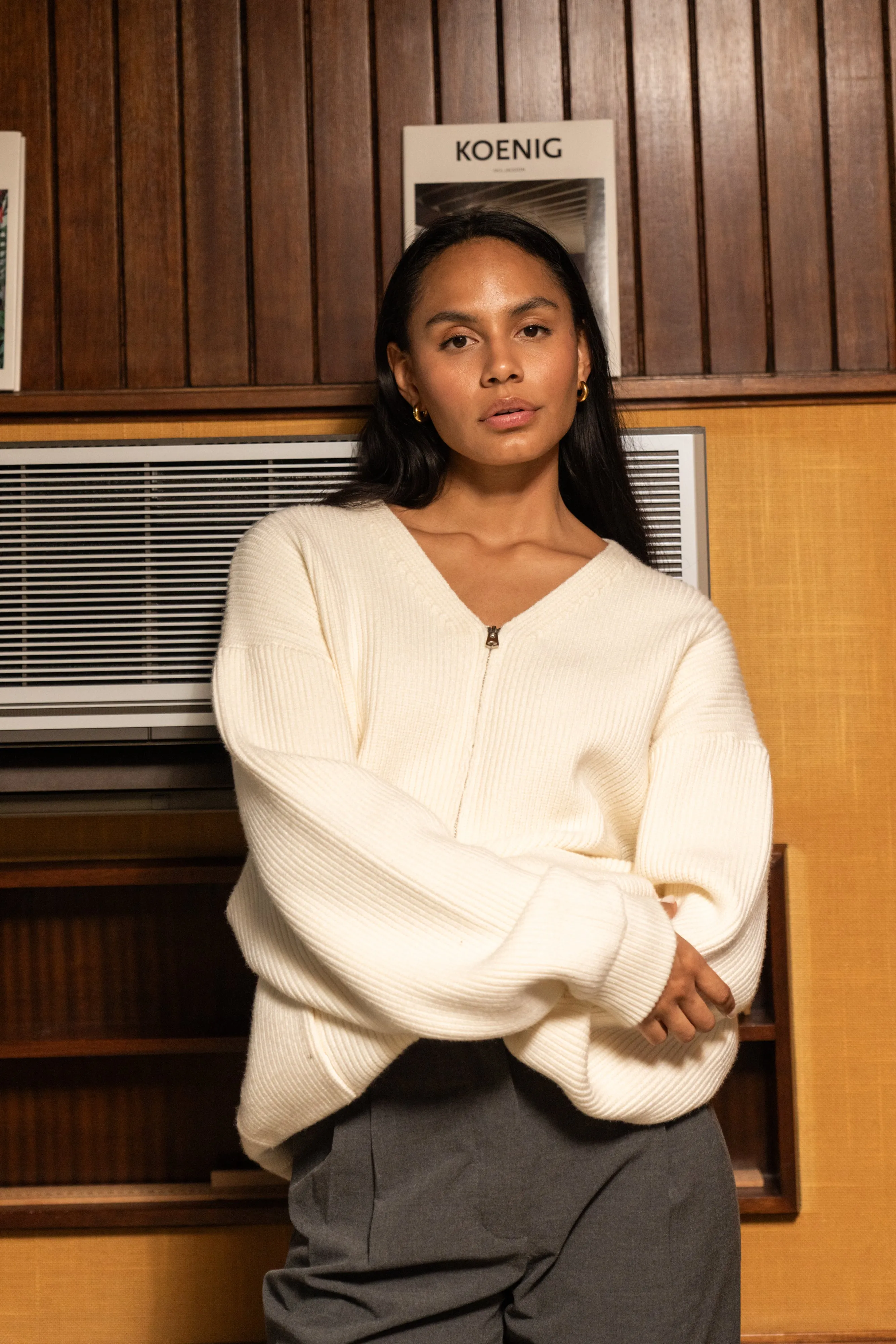 ECRU HEAVY KNITTED CARDIGAN