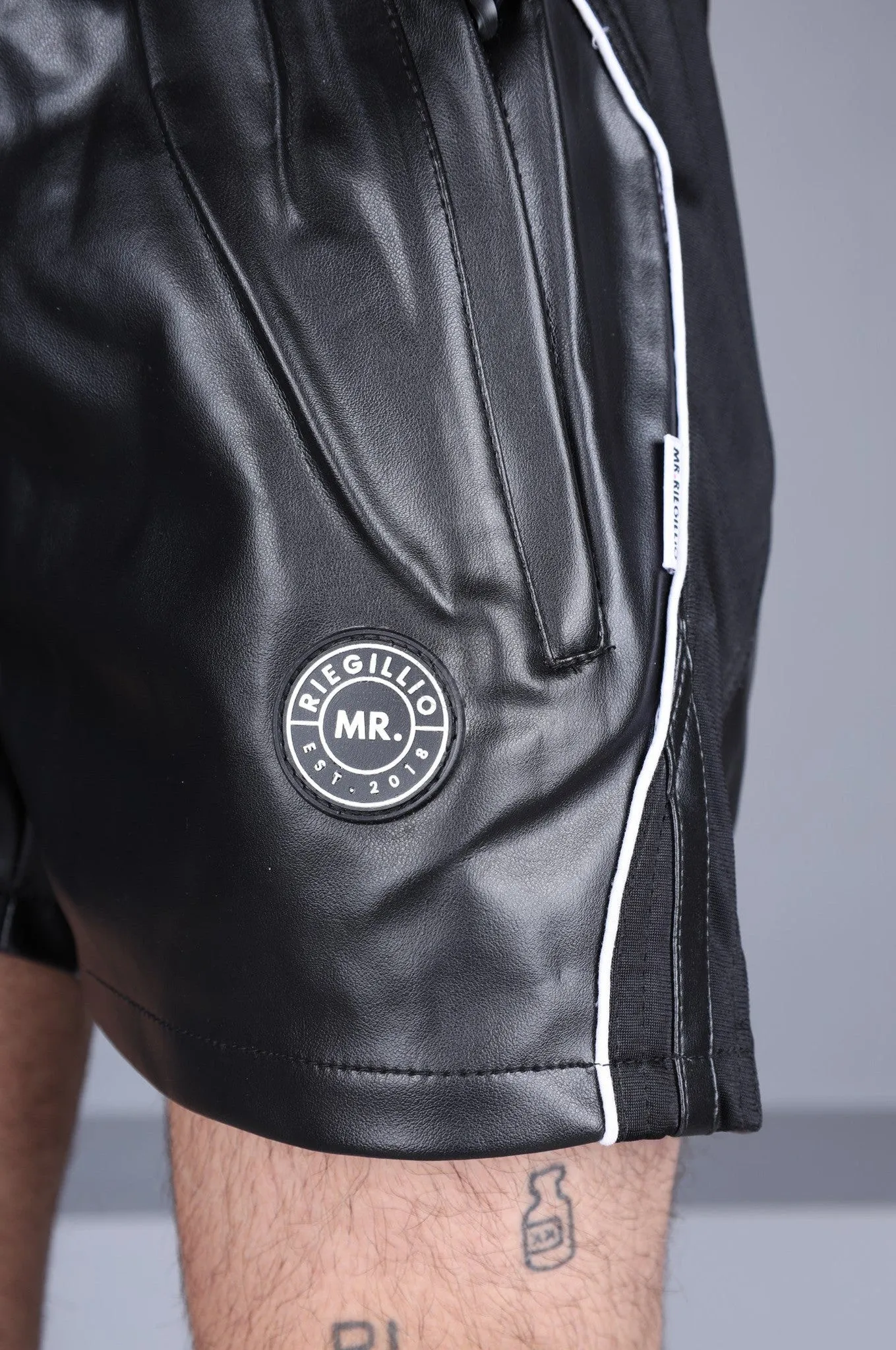 MR. 24 Track Short - Black