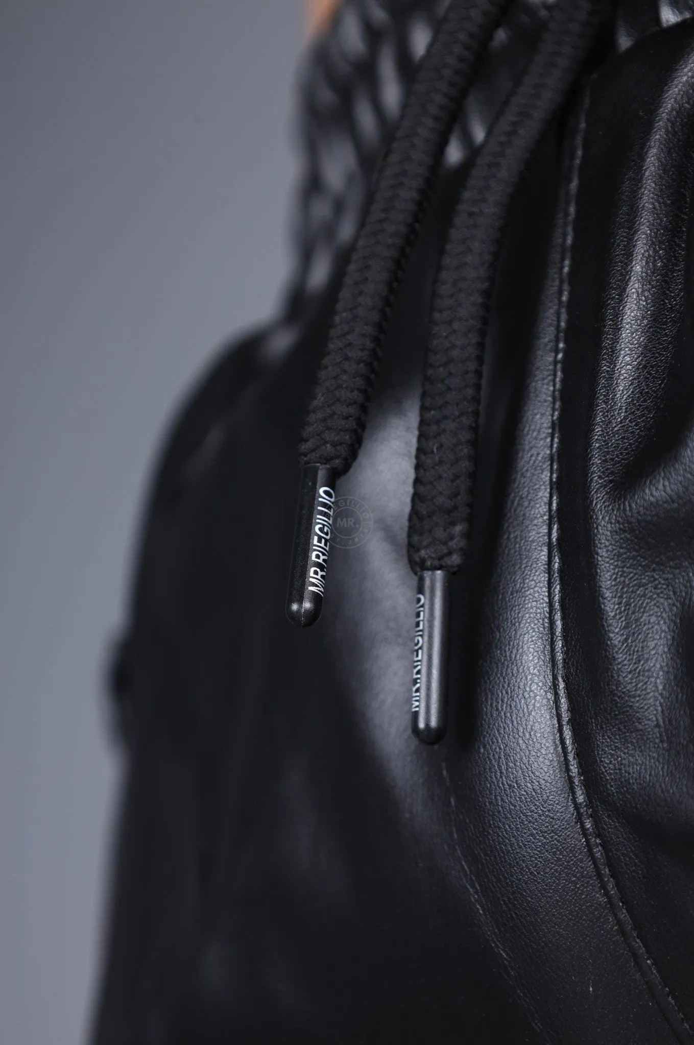 MR. 24 Track Short - Black